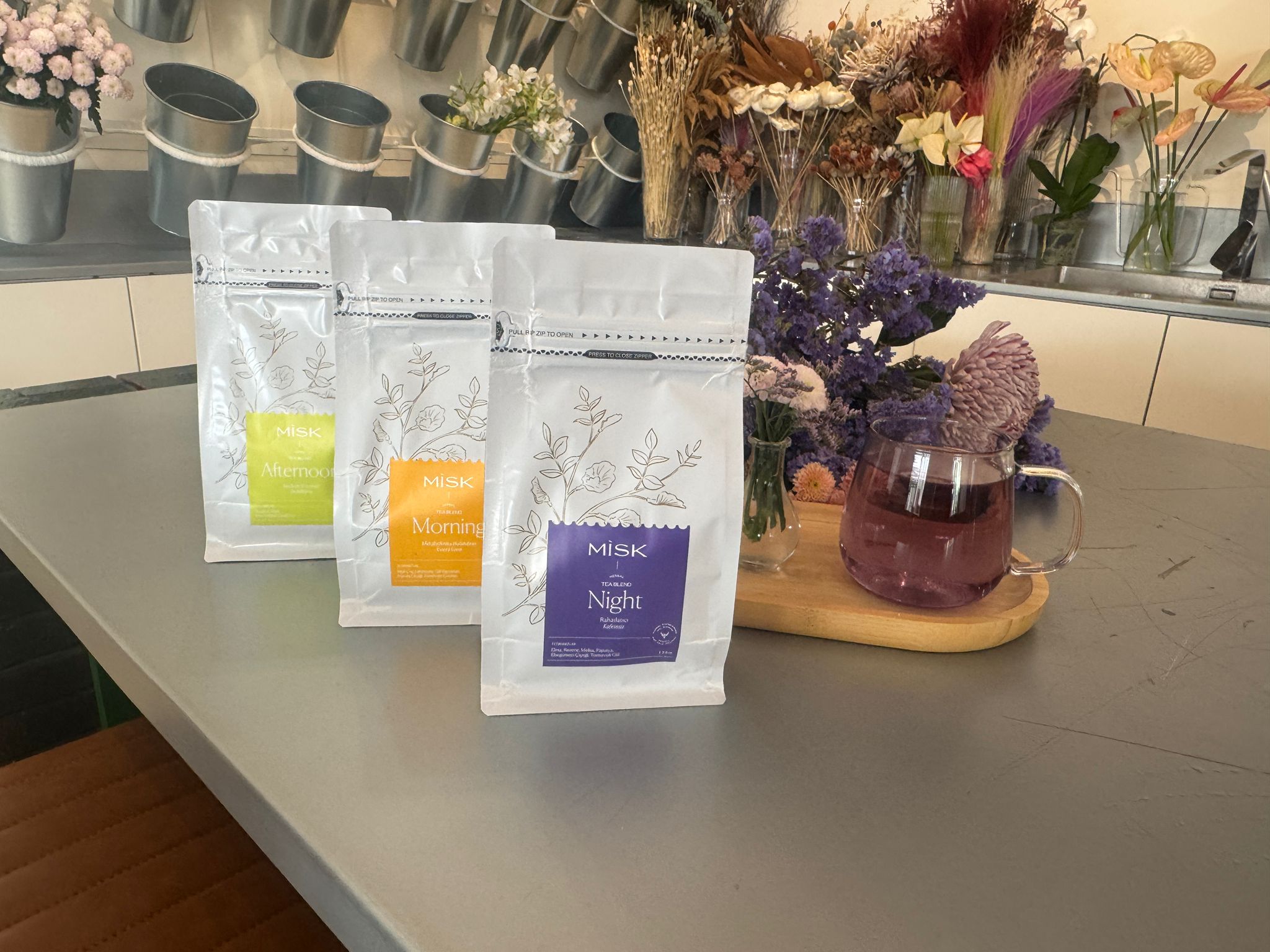 TEA & COFFEES